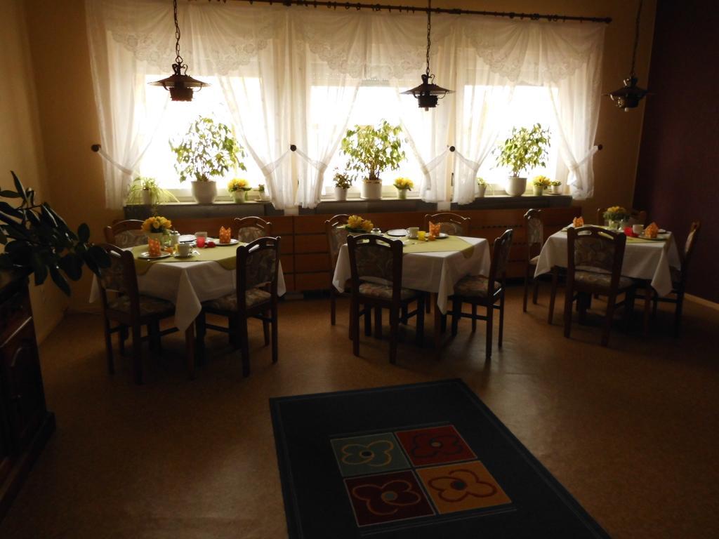 Hotel Garni Am Heuberg Eschwege Bagian luar foto
