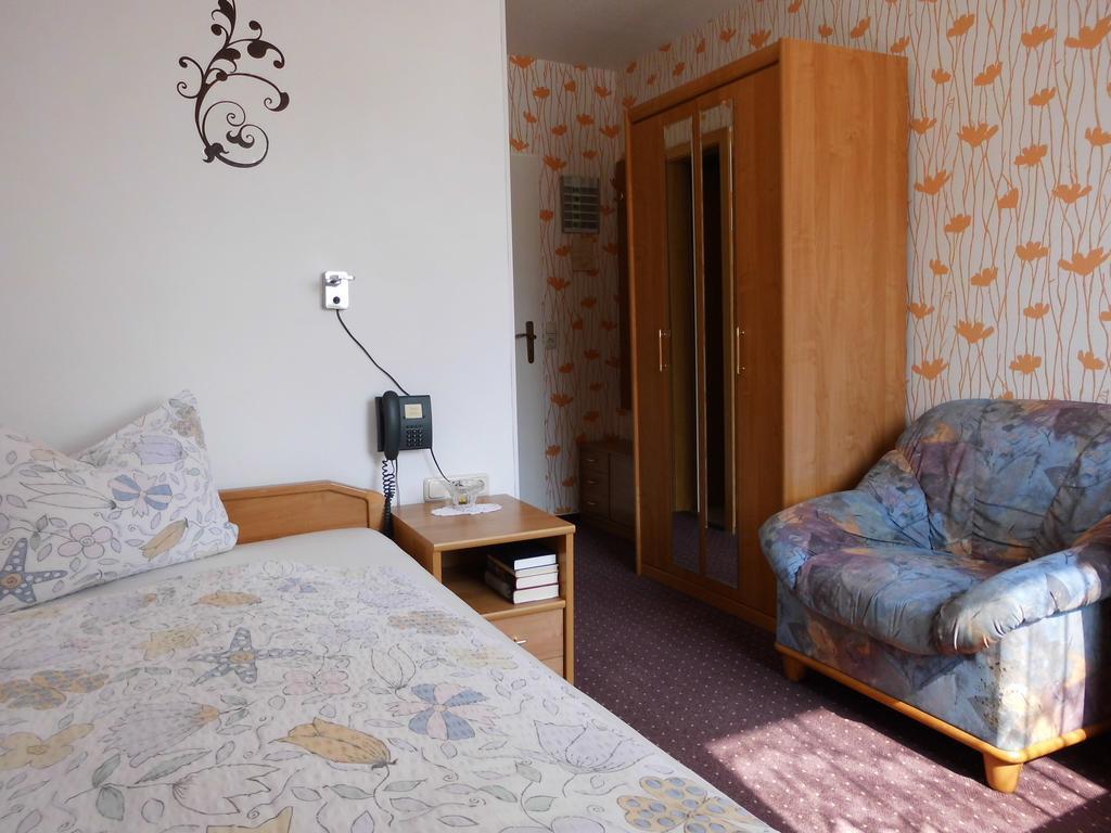 Hotel Garni Am Heuberg Eschwege Bagian luar foto