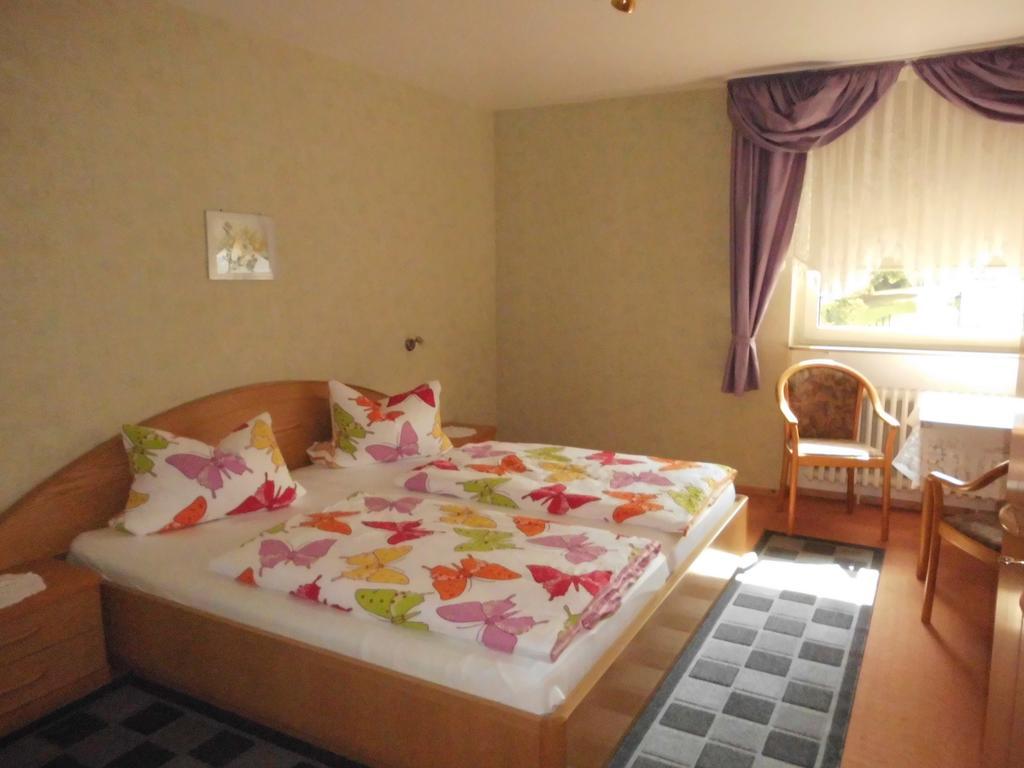 Hotel Garni Am Heuberg Eschwege Bagian luar foto